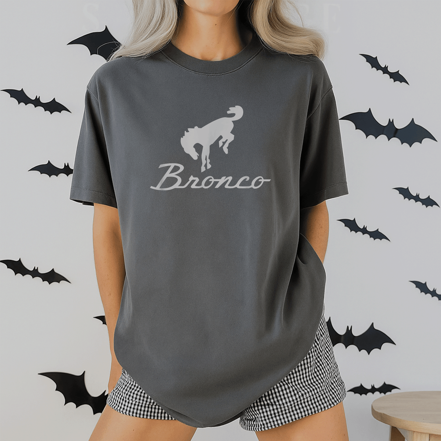 Stylish Ford Bronco Gray Logo T-Shirt for Enthusiasts - Comfortable and Trendy Design for Outdoor Adventures and Everyday Wear - 2