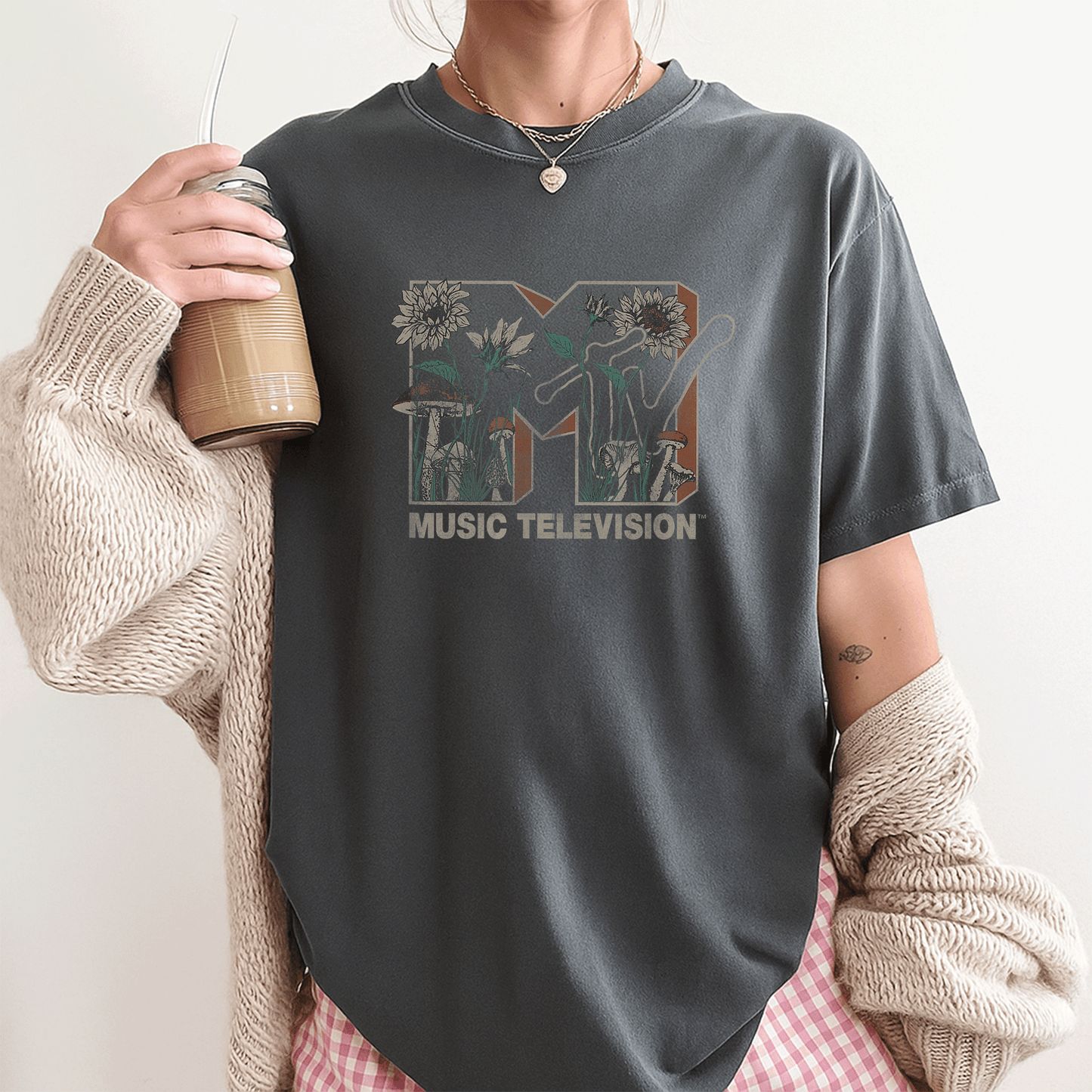 MTV Wild Flower Mushrooms Logo T-Shirt for Music Lovers - Trendy and Unique Graphic Tee for Creative Styles - 3