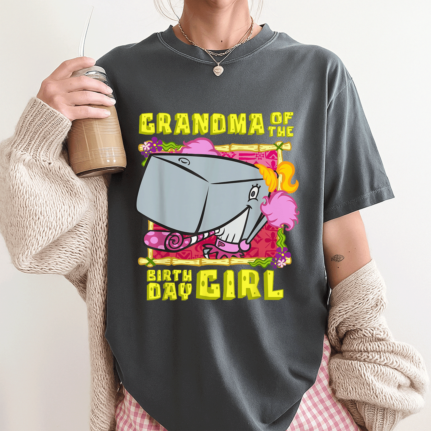 SpongeBob SquarePants Grandma T-Shirt for Birthday Girls - Fun Pearl Design for Loving Grandmothers, Perfect Gift - 3