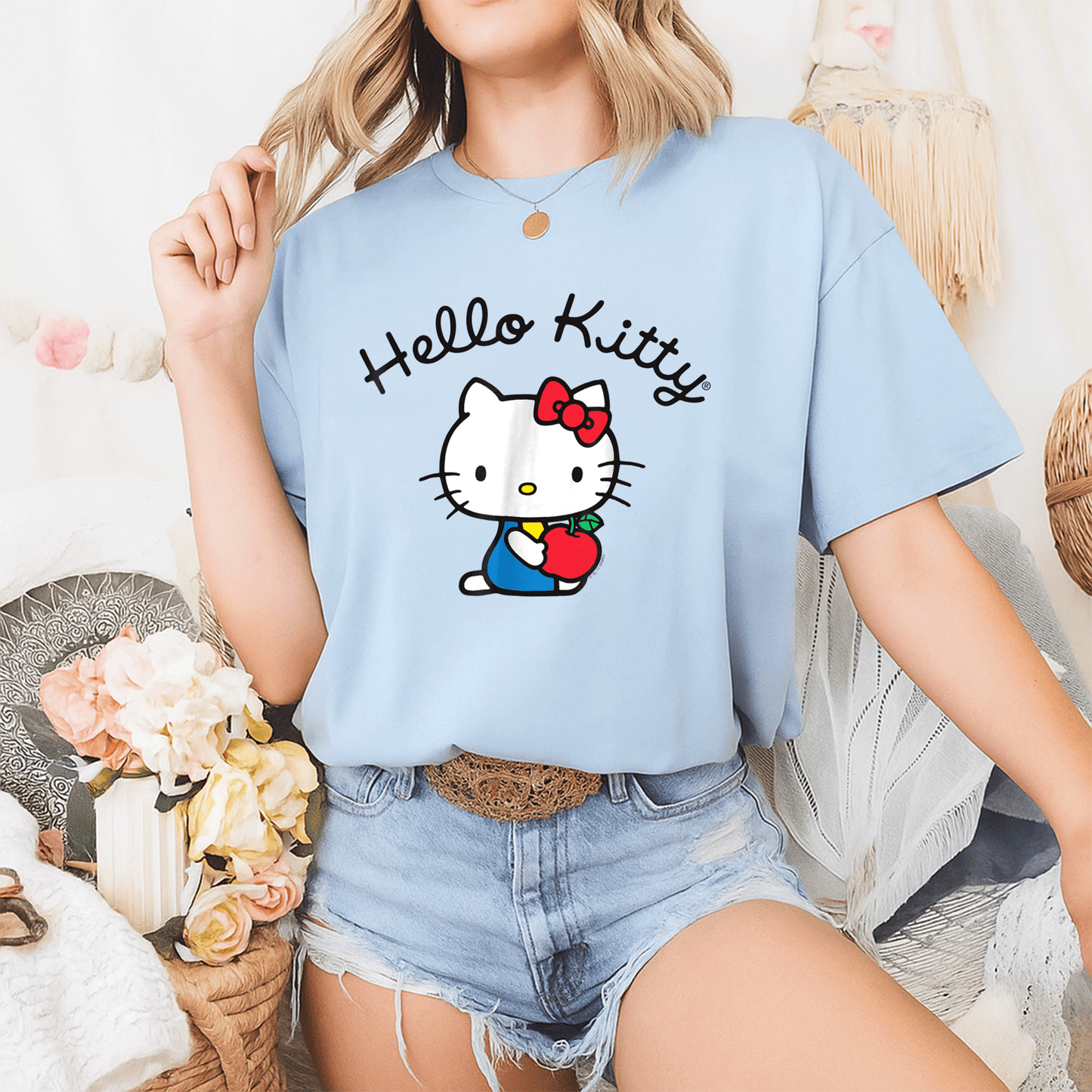 Cute Hello Kitty Retro Logo Tee Shirt for Stylish Fans - Classic Design, Perfect for Casual Wear and Nostalgic Vibes - 2