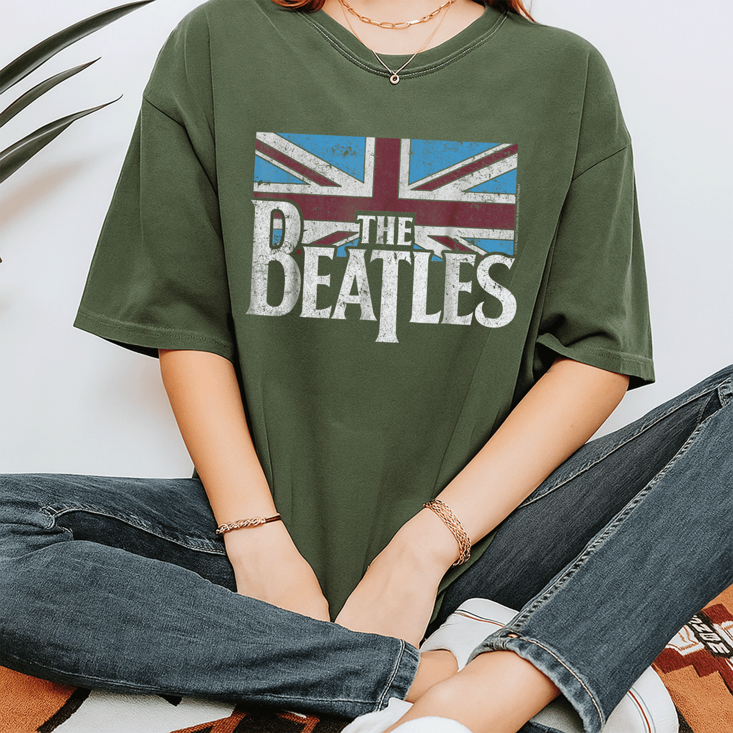Stylish The Beatles British Flag T-Shirt in Red, White, and Blue – Perfect for Fans and Fashion Lovers Alike! - 7