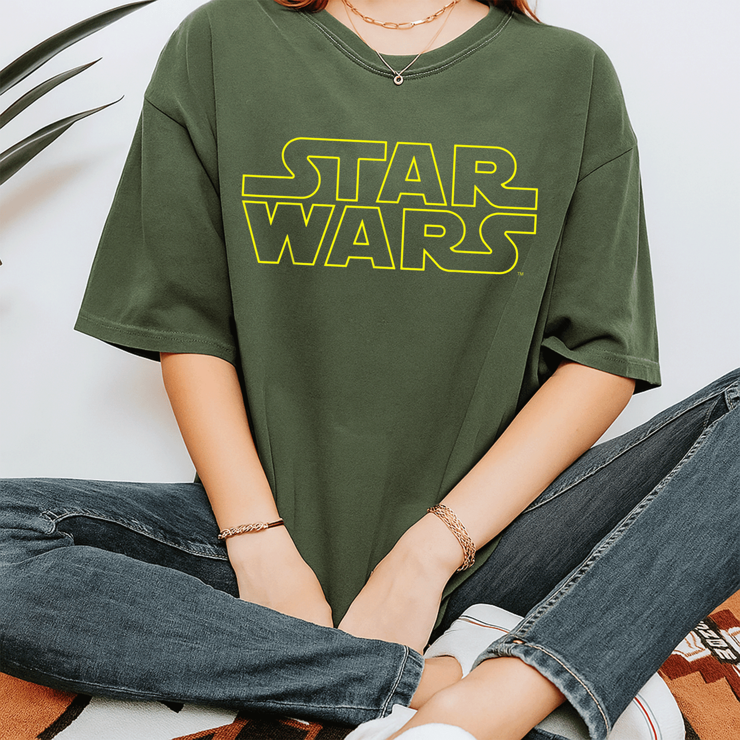 Star Wars Simple Logo Outline Graphic T-Shirt for Fans, Classic Design, Comfortable Fit, Perfect Gift for Sci-Fi Lovers - 7
