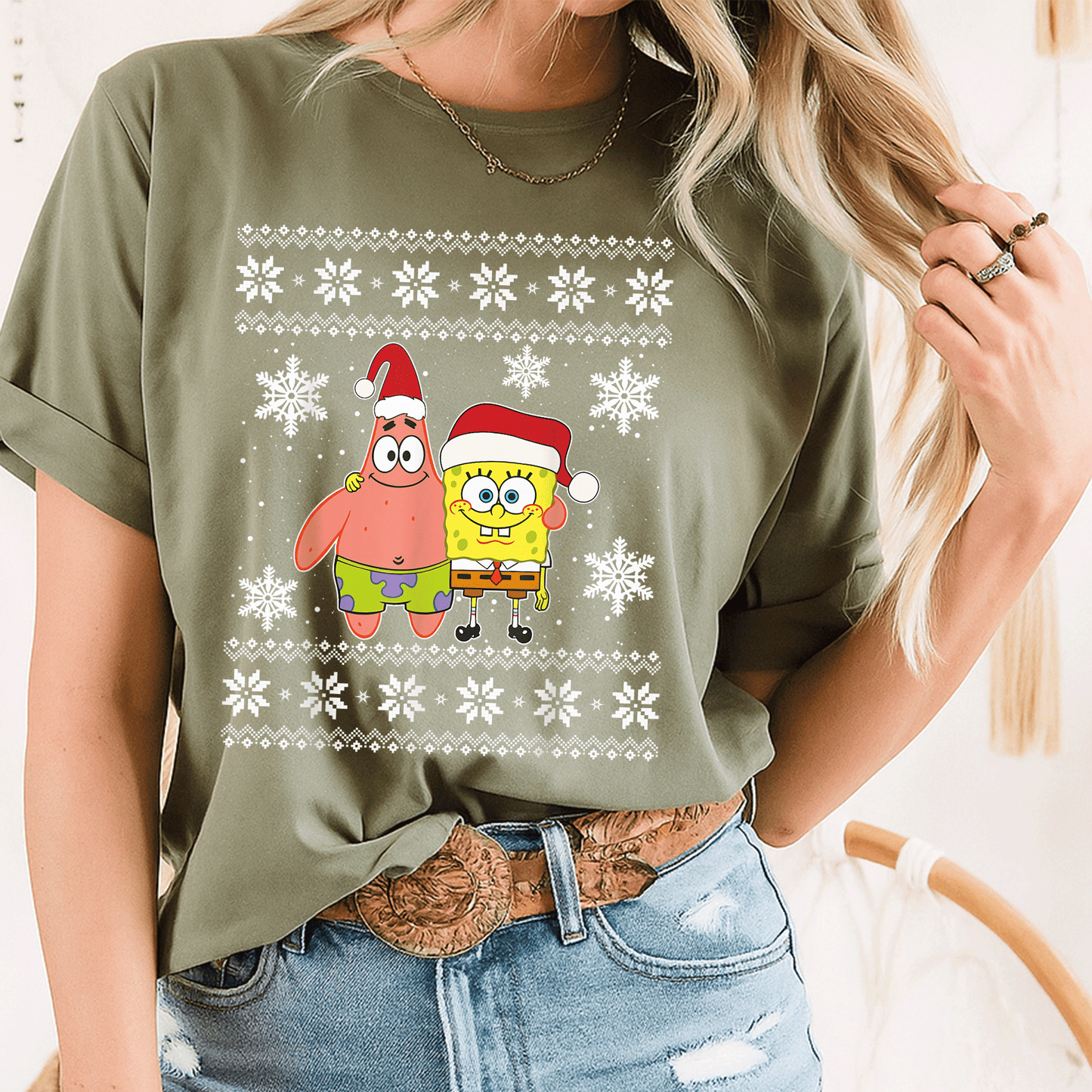 Mademark x SpongeBob SquarePants Christmas T-Shirt Featuring SpongeBob and Patrick as Best Friends in Festive Holiday Spirit - 8