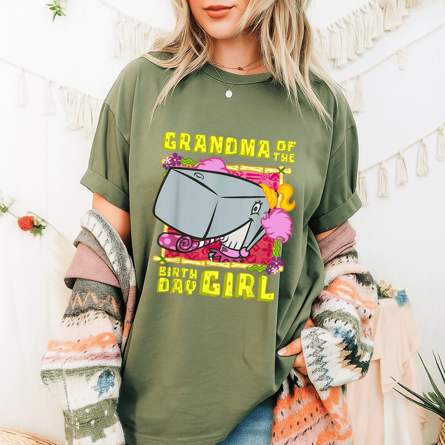 SpongeBob SquarePants Grandma T-Shirt for Birthday Girls - Fun Pearl Design for Loving Grandmothers, Perfect Gift - 9