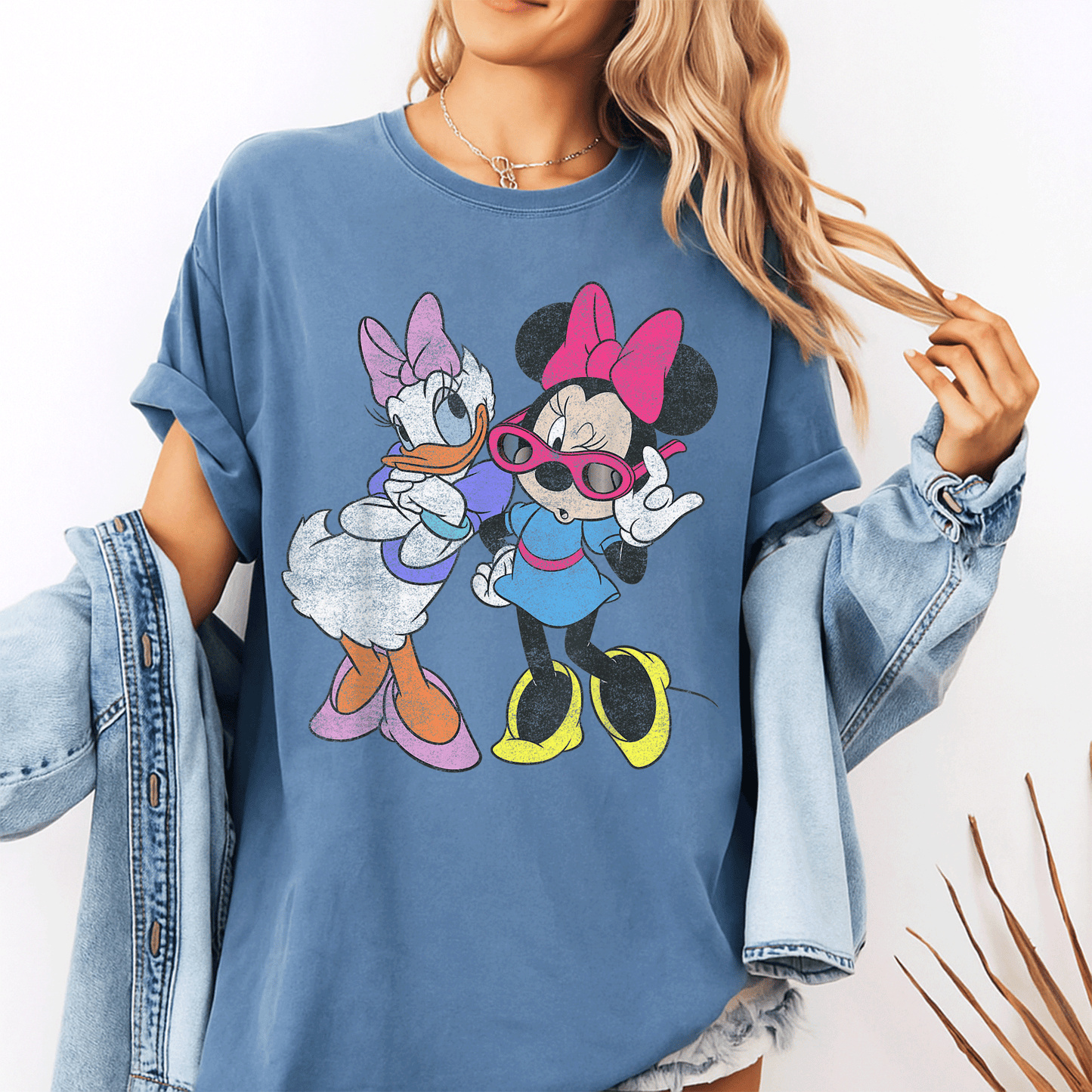 Cute Disney Mickey And Friends Daisy & Minnie Graphic Fashion T-Shirt for Women, Perfect for Casual Wear and Disney Fans - 10