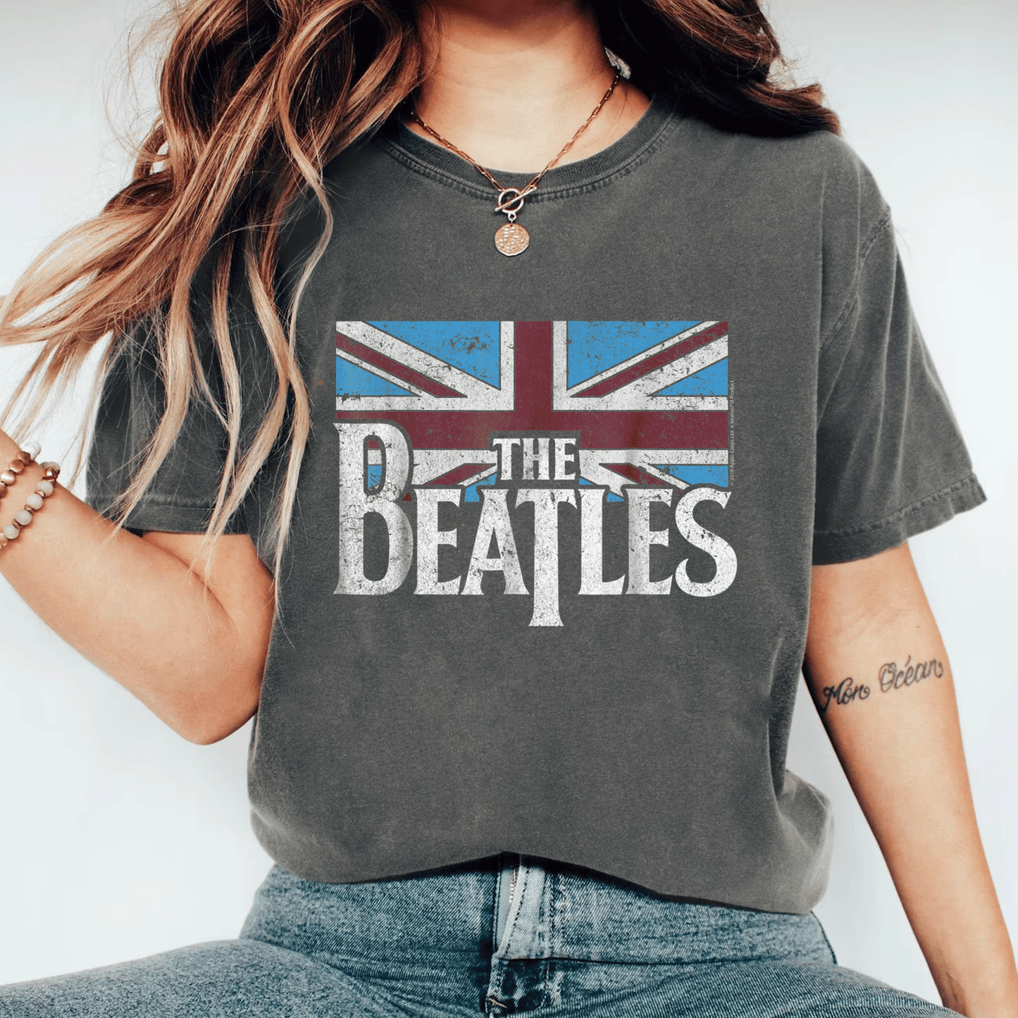 Stylish The Beatles British Flag T-Shirt in Red, White, and Blue – Perfect for Fans and Fashion Lovers Alike! - 11