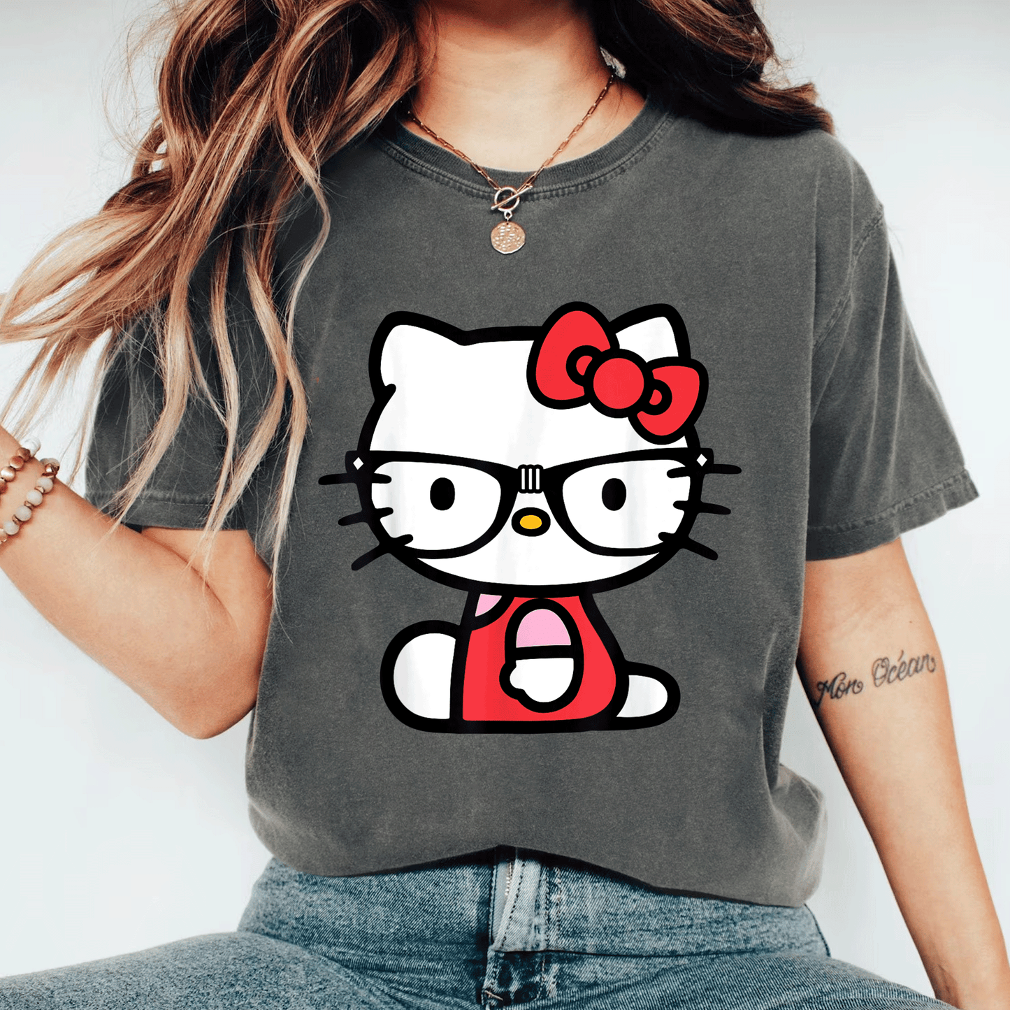 Cute Hello Kitty Nerd Glasses T-Shirt for Stylish Fans - Adorable Graphic Tee Perfect for Everyday Wear and Gift Ideas - 11