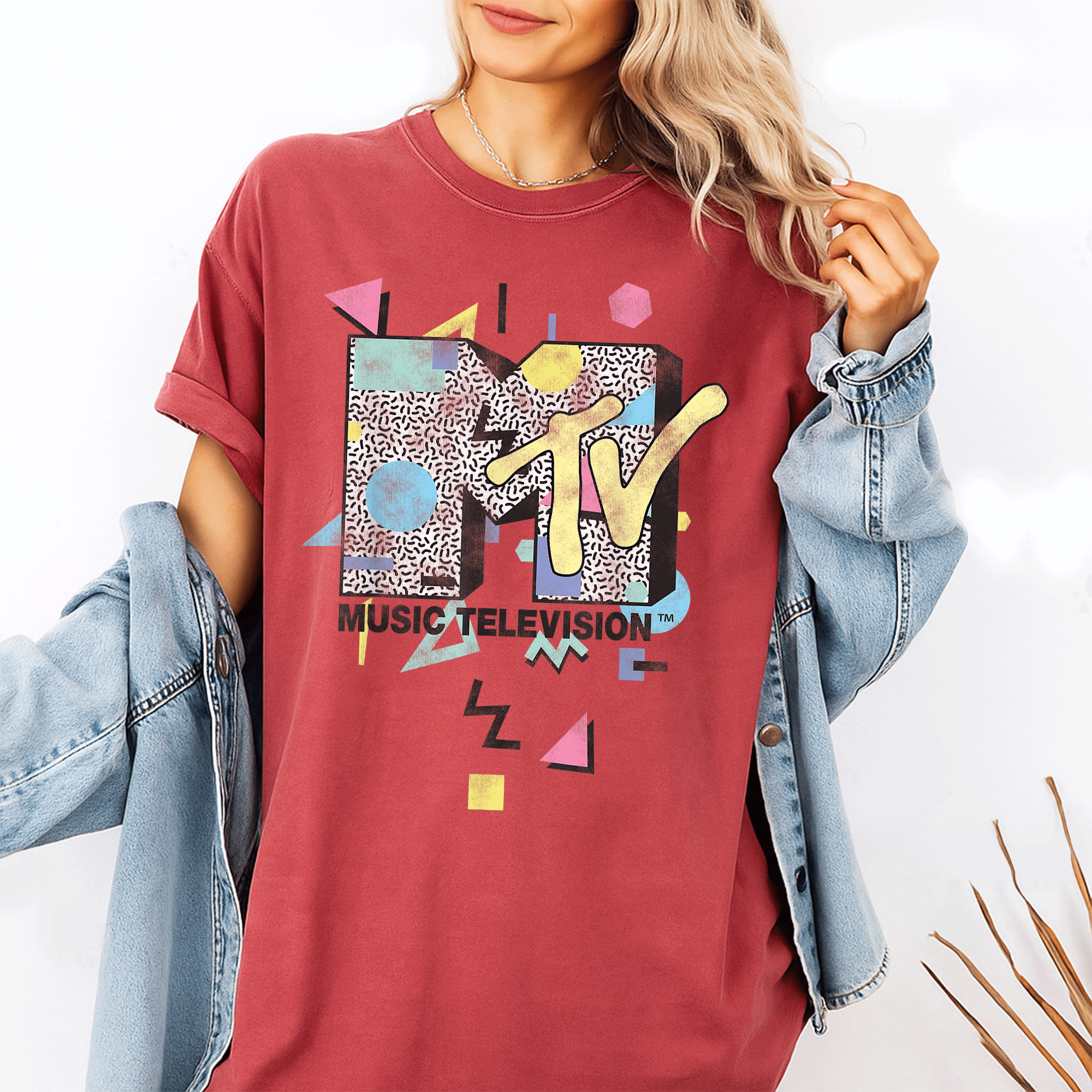 Classic MTV Retro Shape Design Logo Graphic T-Shirt for Music Lovers - Vintage-Inspired, Stylish, and Comfortable Apparel - 1