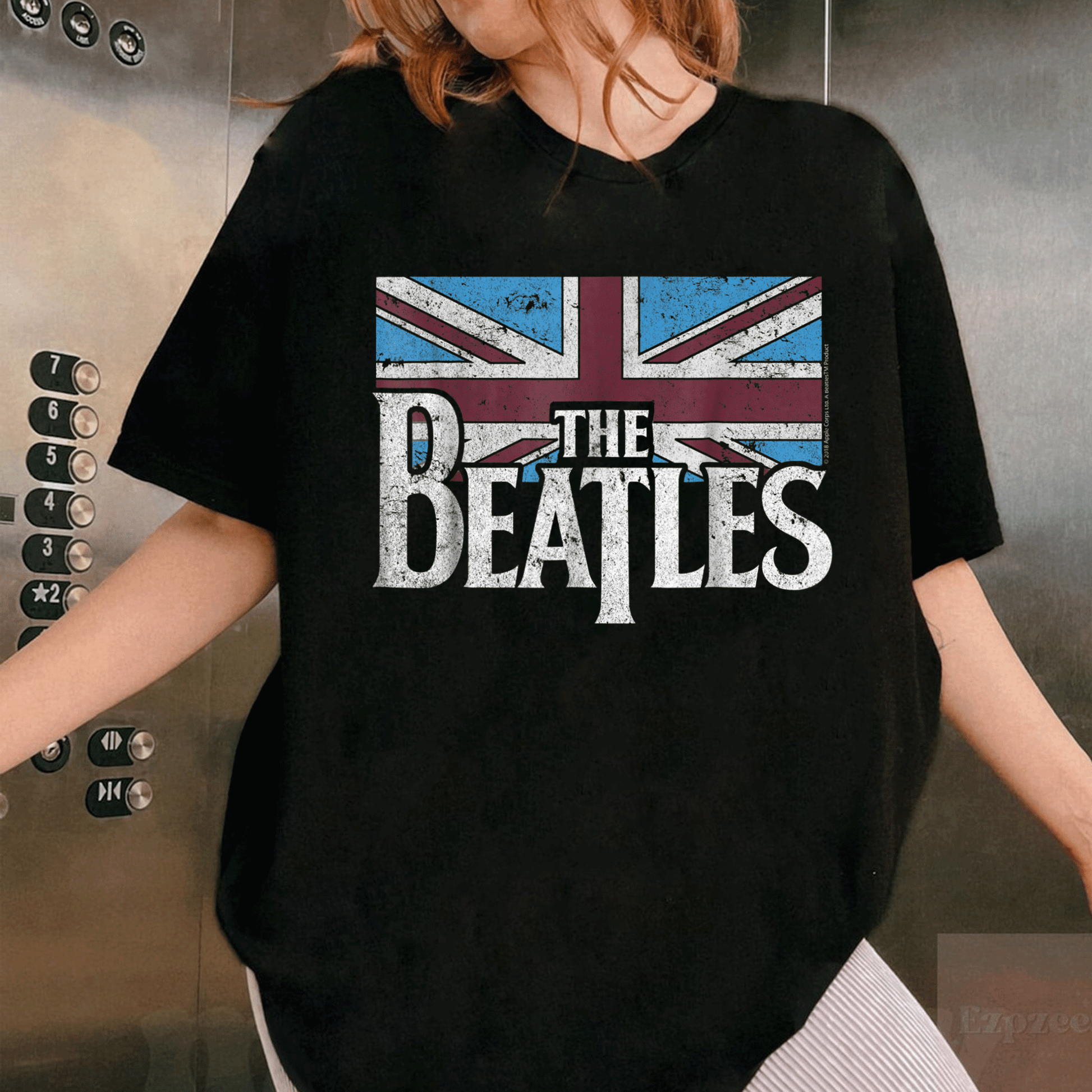 Stylish The Beatles British Flag T-Shirt in Red, White, and Blue – Perfect for Fans and Fashion Lovers Alike! - 1