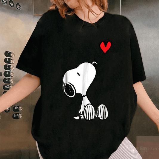 Cute Peanuts Heart Sitting Snoopy T-Shirt for Fans, Adorable Graphic Tee Featuring Classic Snoopy Design, Perfect Gift! - 1