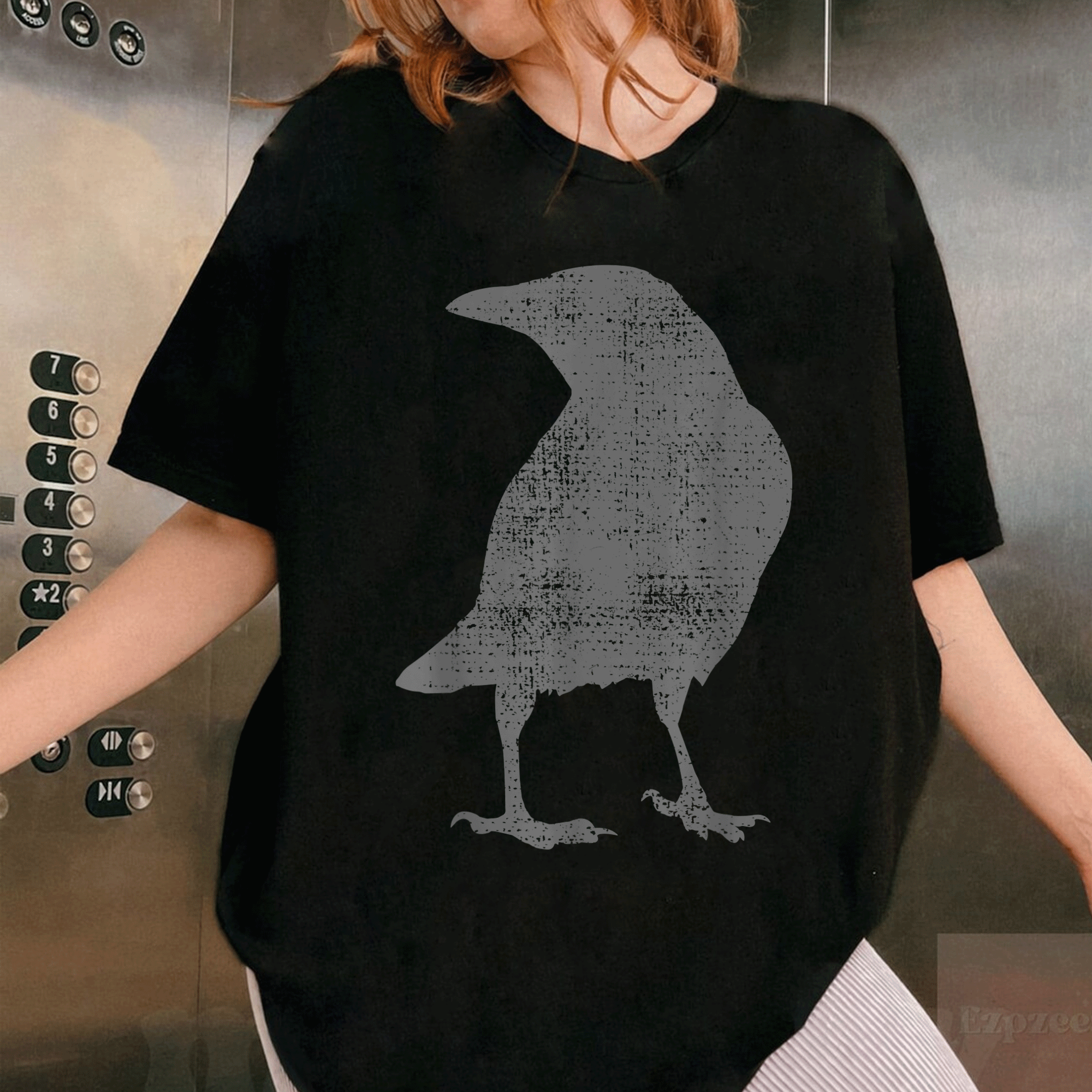 Vintage Crow Blackbird Raven Gift T-Shirt for Bird Lovers, Stylish and Unique Graphic Tee, Perfect for Nature Enthusiasts - 1