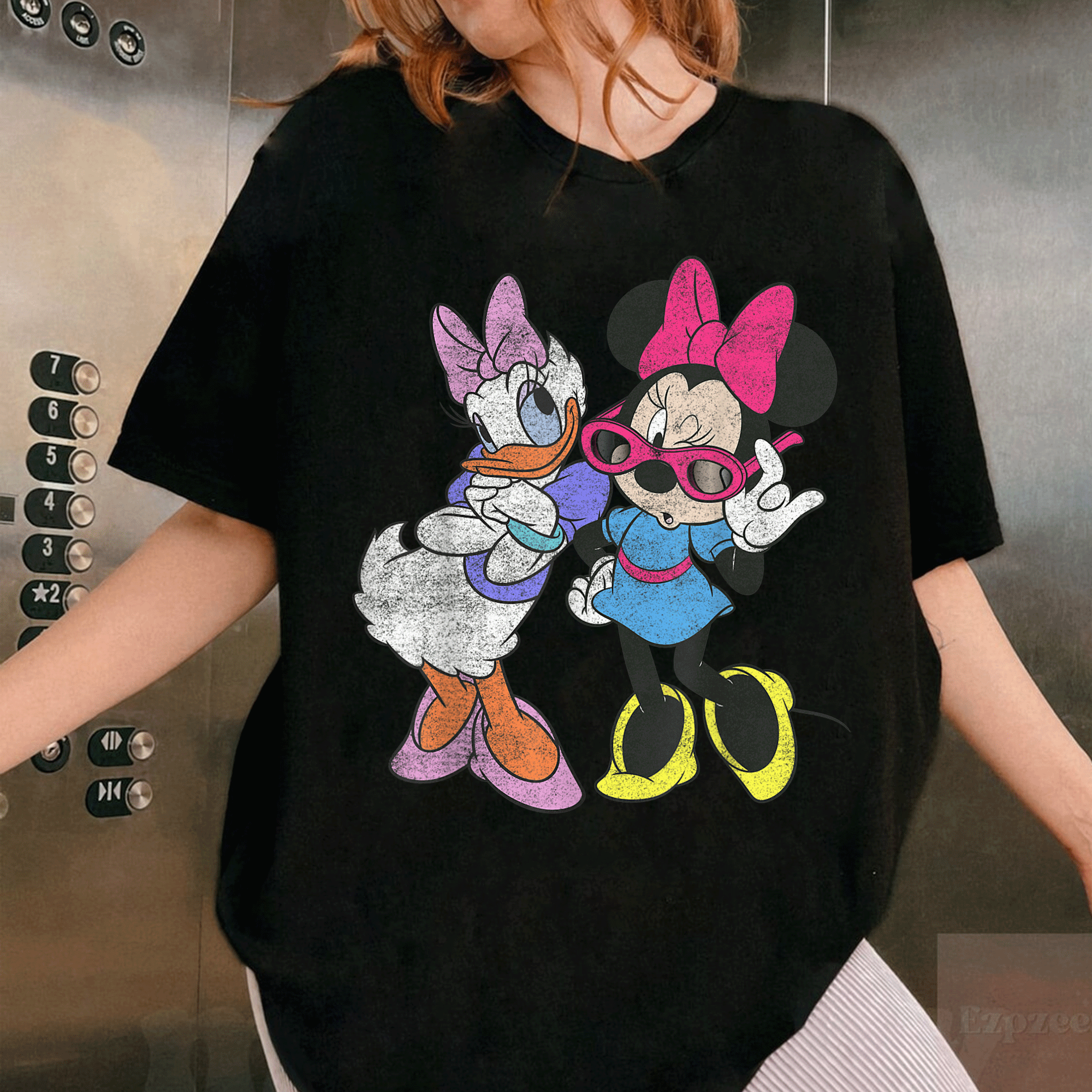 Cute Disney Mickey And Friends Daisy & Minnie Graphic Fashion T-Shirt for Women, Perfect for Casual Wear and Disney Fans - 1