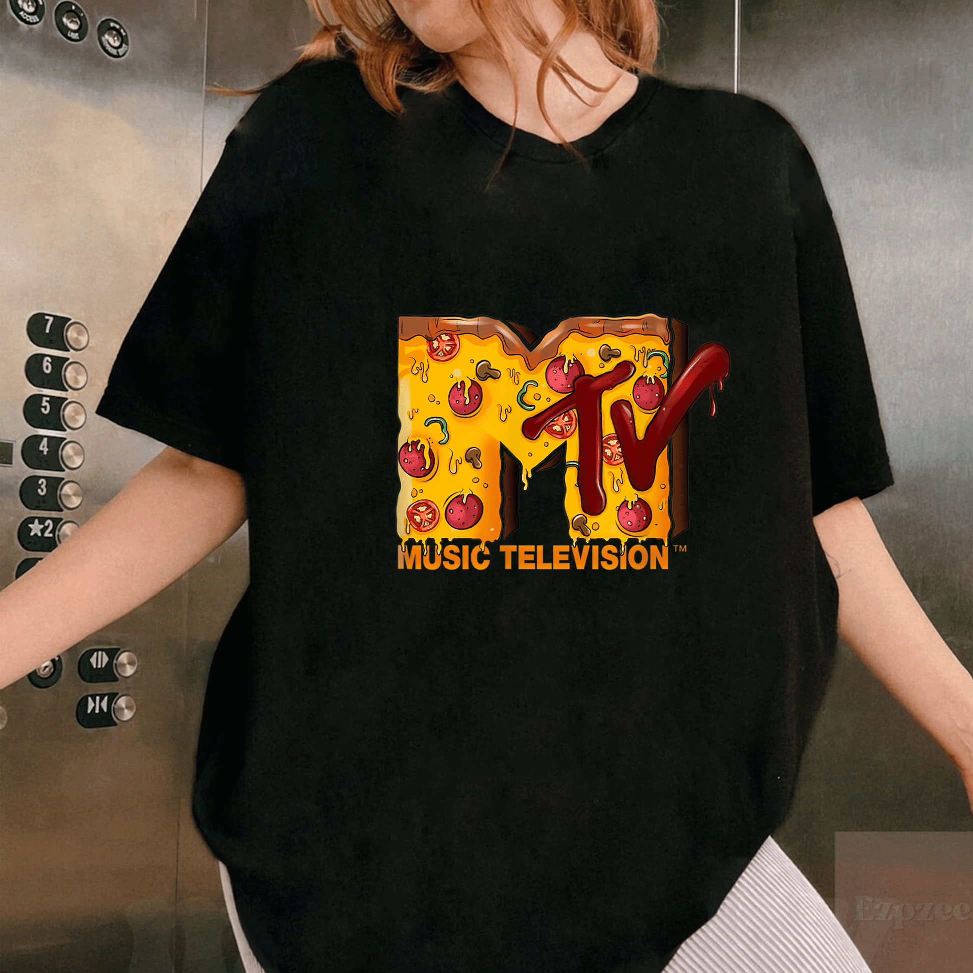 Mademark x MTV Pizza Lover T-Shirt Featuring Original MTV Logo – Perfect for Foodies and Music Fans Alike! - 1