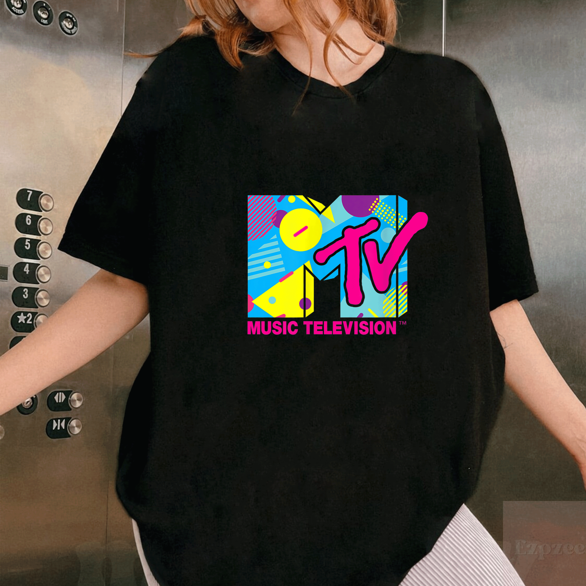 Mademark x MTV Retro 1980s Spring Break T-Shirt for Vintage Style Lovers - Classic Logo Design Perfect for Summer Fun - 1