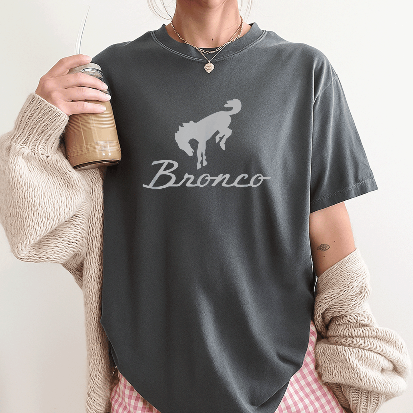 Stylish Ford Bronco Gray Logo T-Shirt for Enthusiasts - Comfortable and Trendy Design for Outdoor Adventures and Everyday Wear - 3