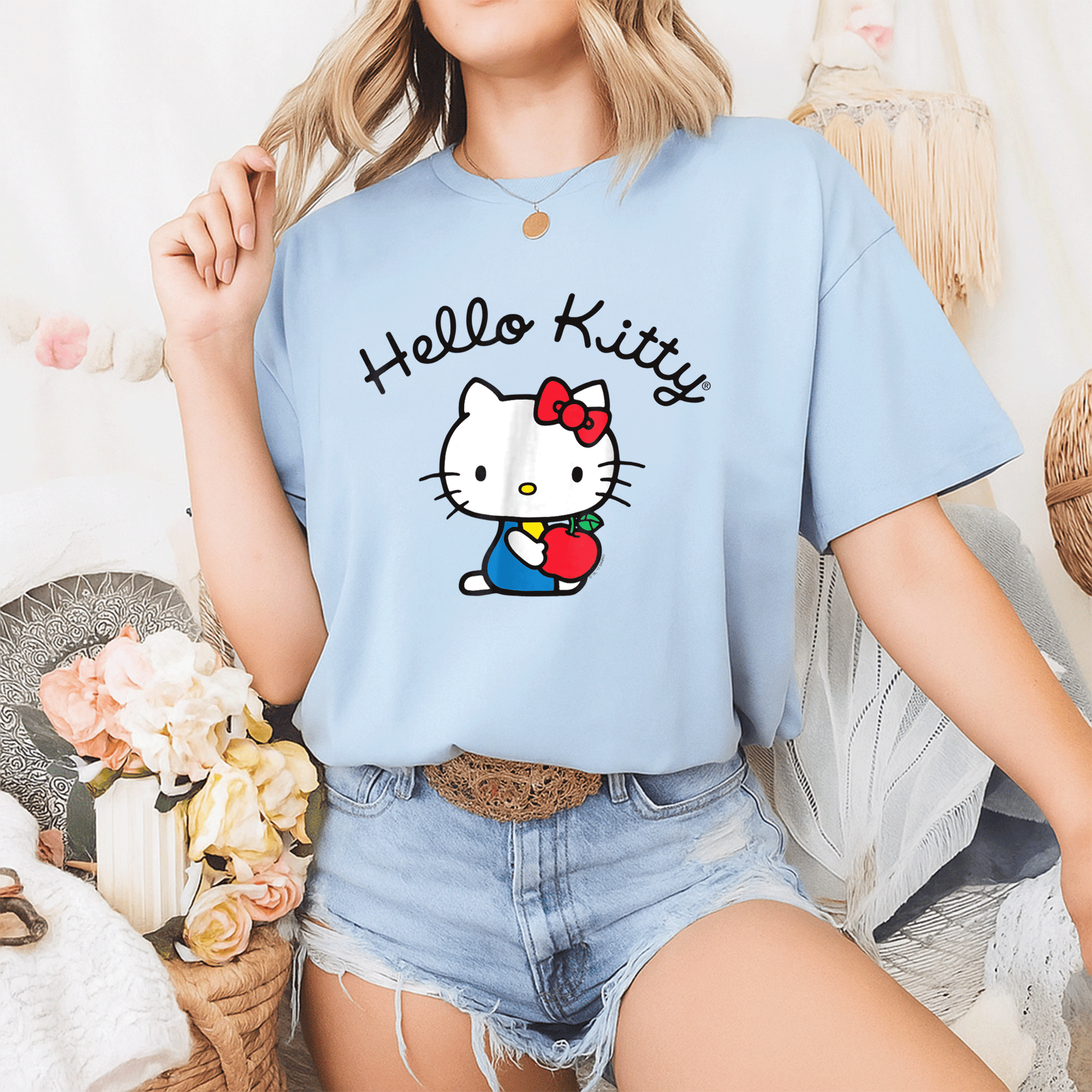 Cute Hello Kitty Retro Logo Tee Shirt for Stylish Fans - Classic Design, Perfect for Casual Wear and Nostalgic Vibes - 2