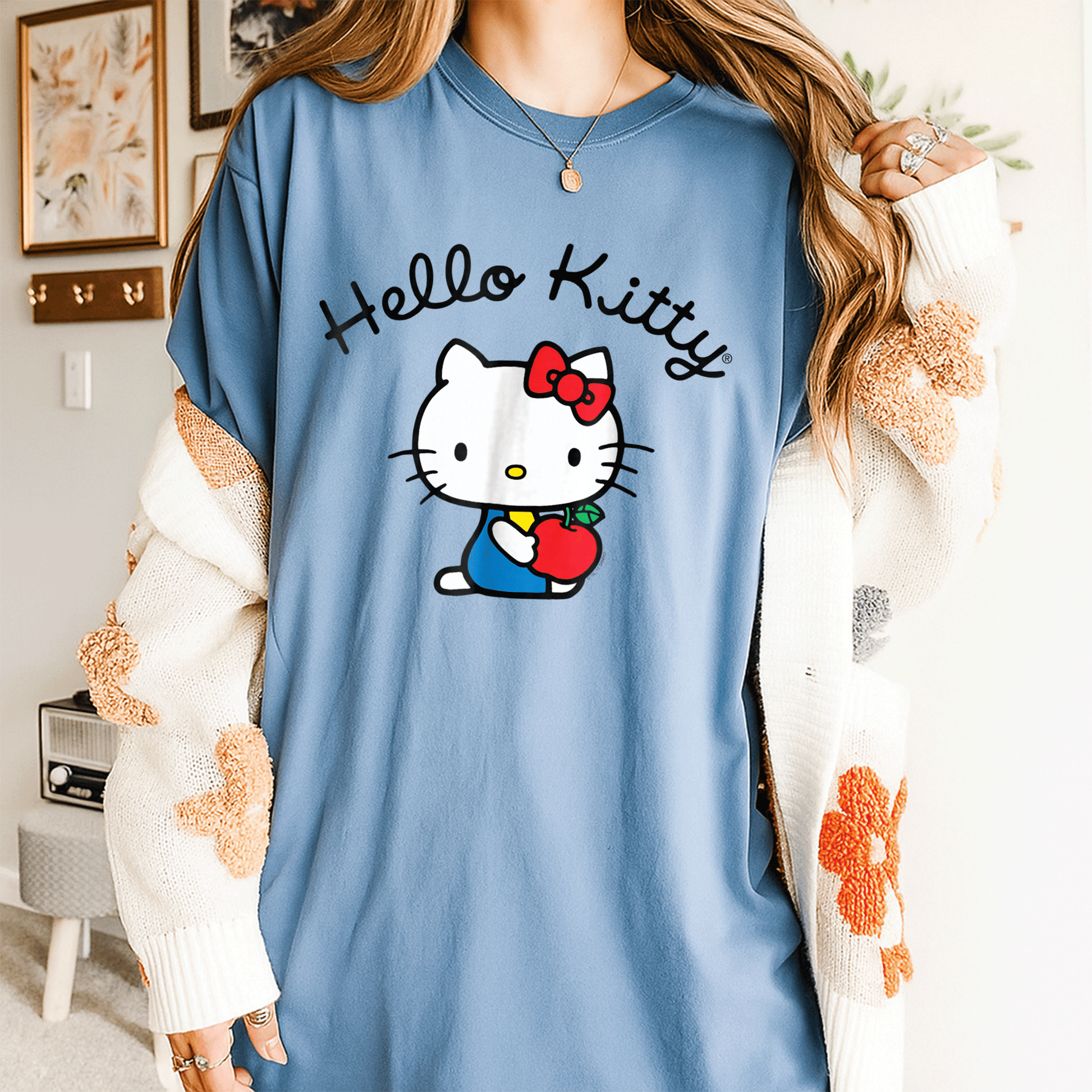 Cute Hello Kitty Retro Logo Tee Shirt for Stylish Fans - Classic Design, Perfect for Casual Wear and Nostalgic Vibes - 4