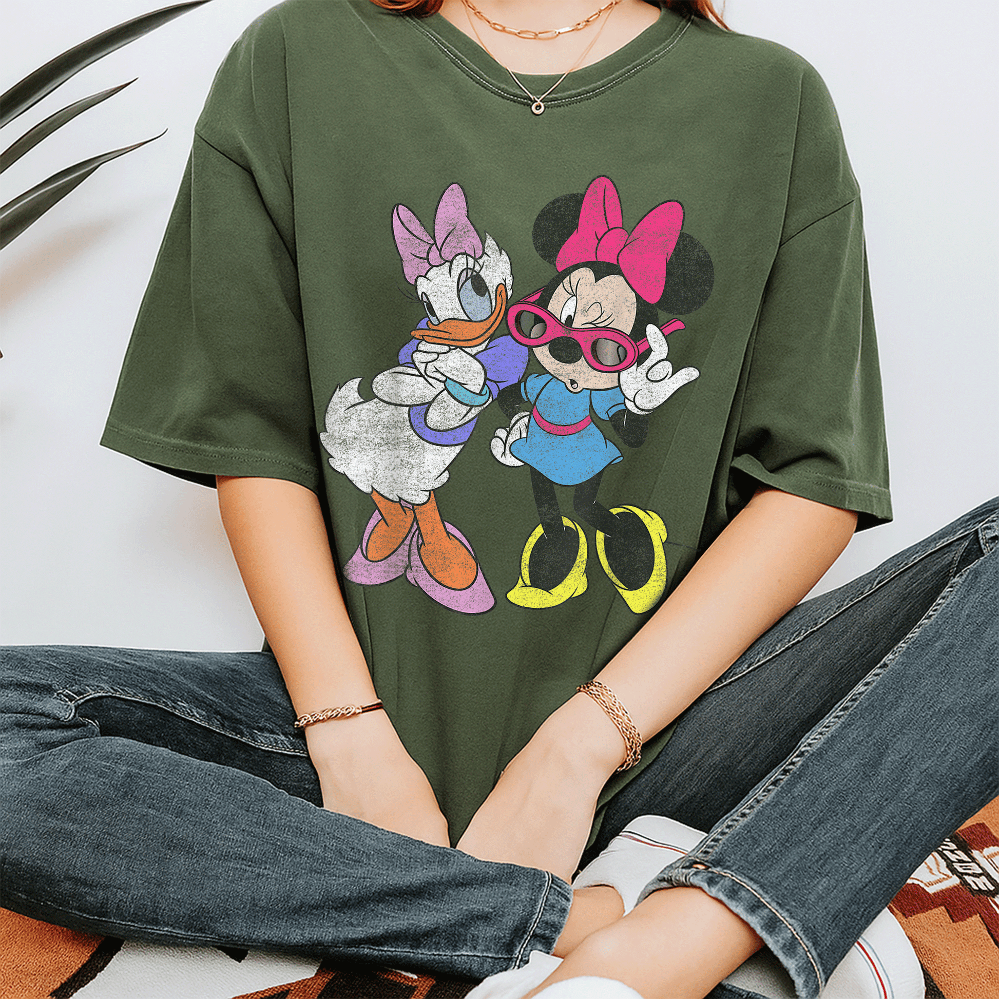 Cute Disney Mickey And Friends Daisy & Minnie Graphic Fashion T-Shirt for Women, Perfect for Casual Wear and Disney Fans - 7