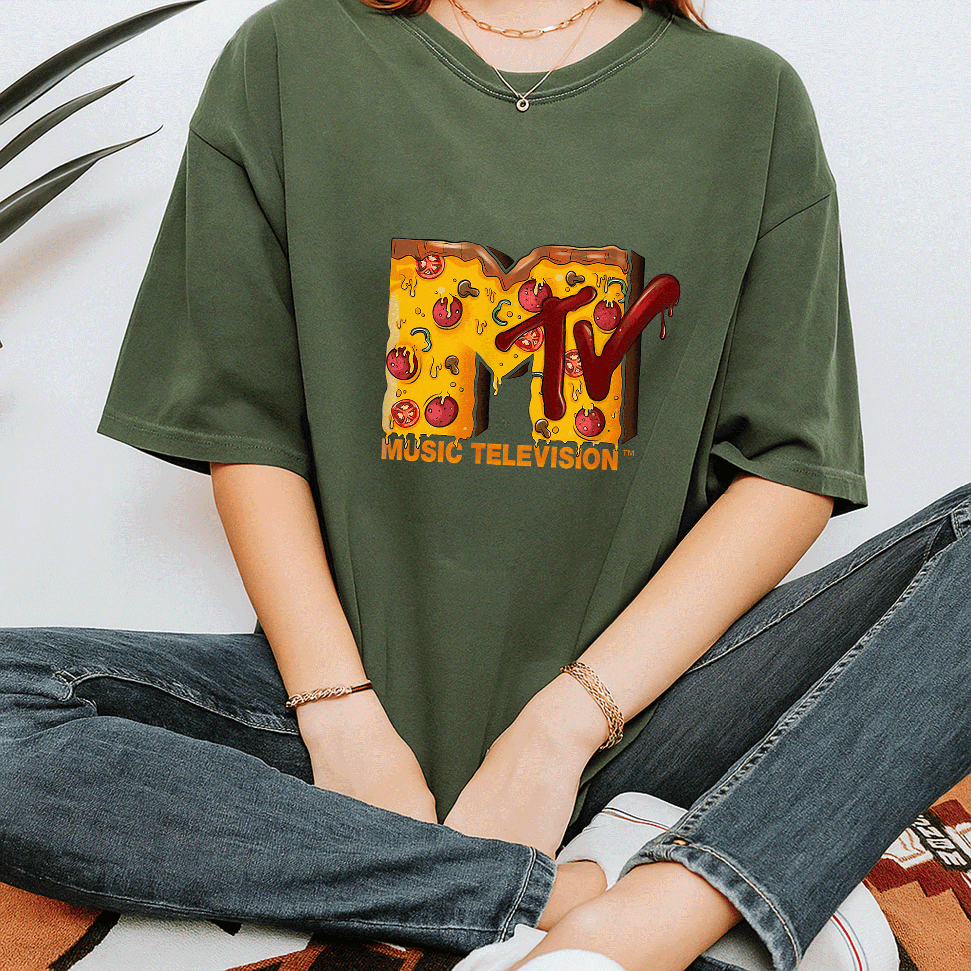 Mademark x MTV Pizza Lover T-Shirt Featuring Original MTV Logo – Perfect for Foodies and Music Fans Alike! - 7