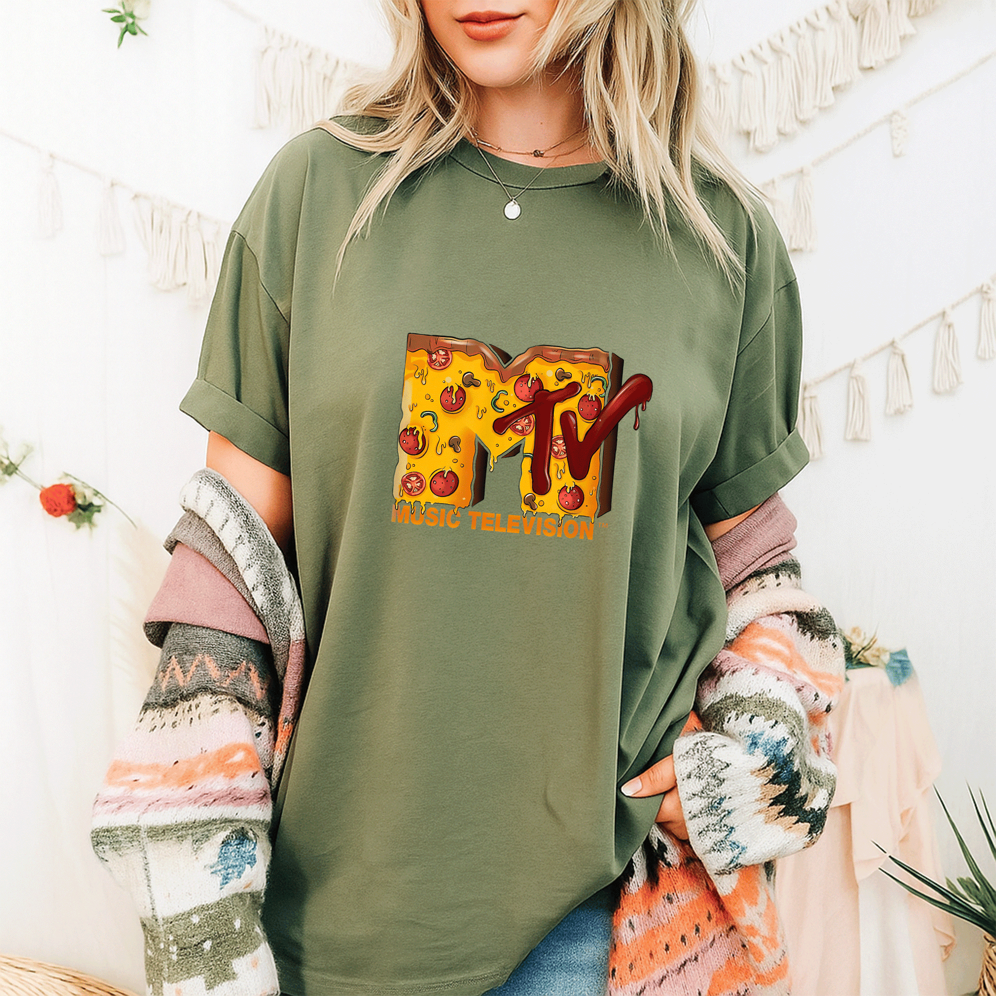 Mademark x MTV Pizza Lover T-Shirt Featuring Original MTV Logo – Perfect for Foodies and Music Fans Alike! - 9