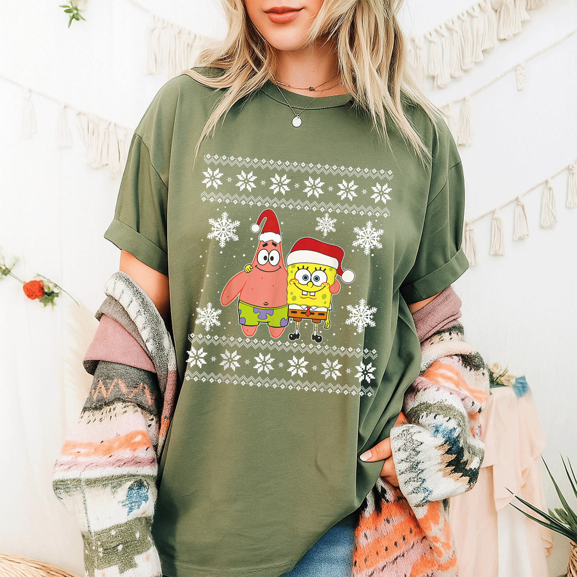 Mademark x SpongeBob SquarePants Christmas T-Shirt Featuring SpongeBob and Patrick as Best Friends in Festive Holiday Spirit - 9