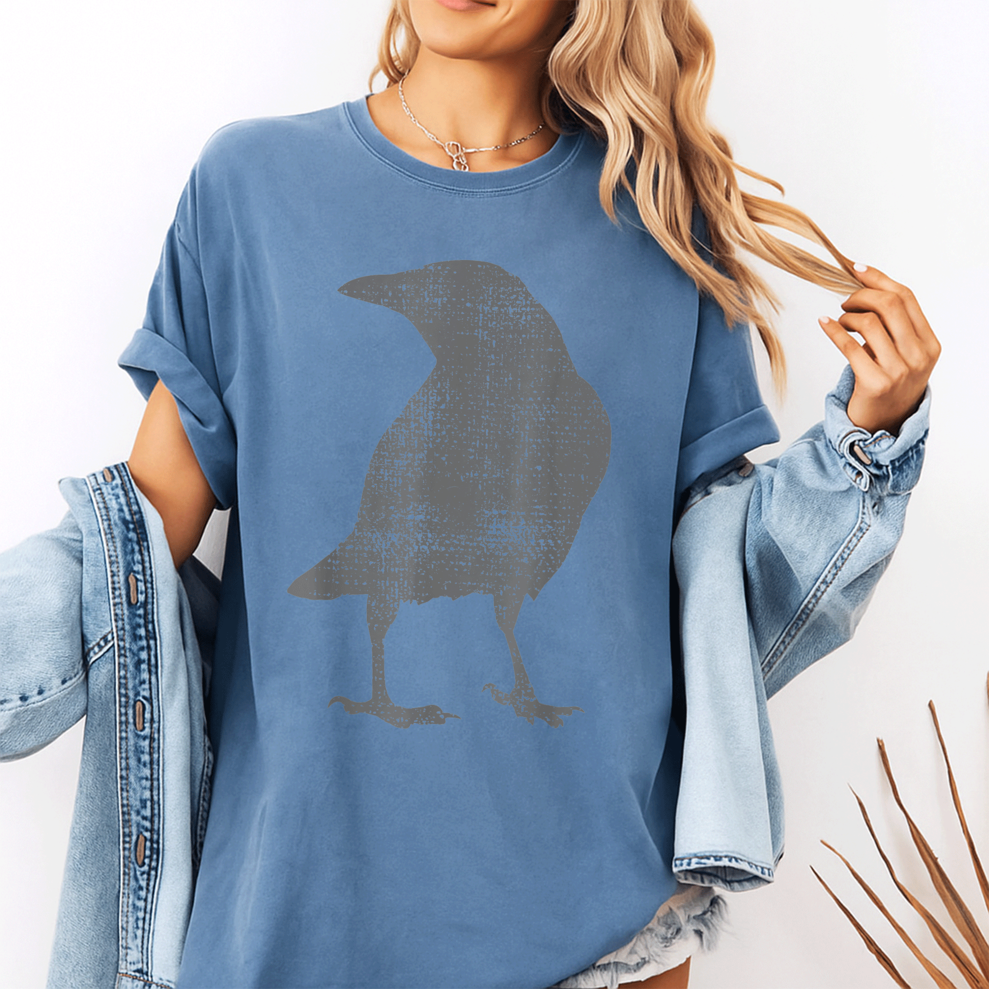 Vintage Crow Blackbird Raven Gift T-Shirt for Bird Lovers, Stylish and Unique Graphic Tee, Perfect for Nature Enthusiasts - 10