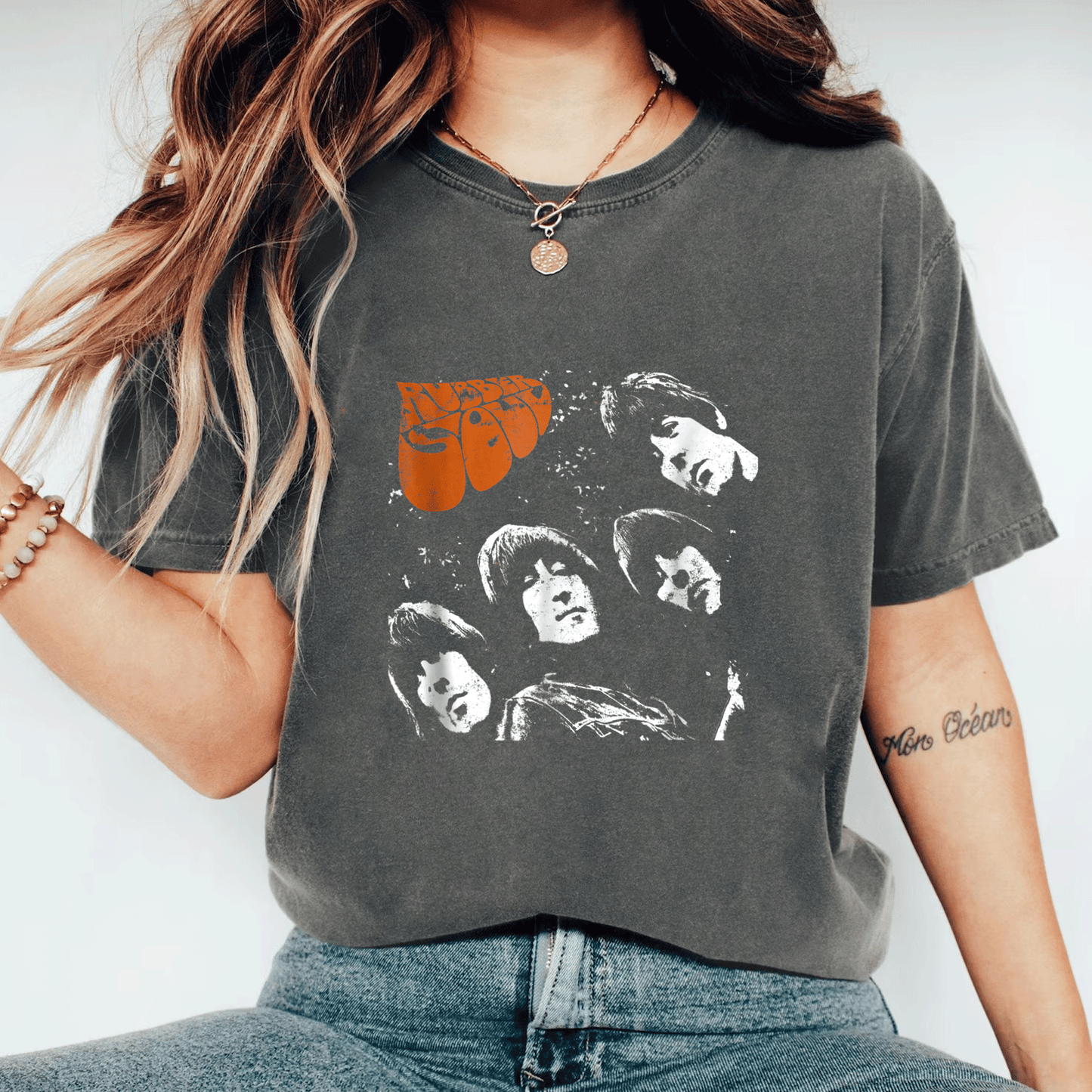 Stylish The Beatles Rubber Soul T-shirt for Fans - Classic Album Cover Design, Perfect for Music Lovers and Retro Style Enthusiasts - 11