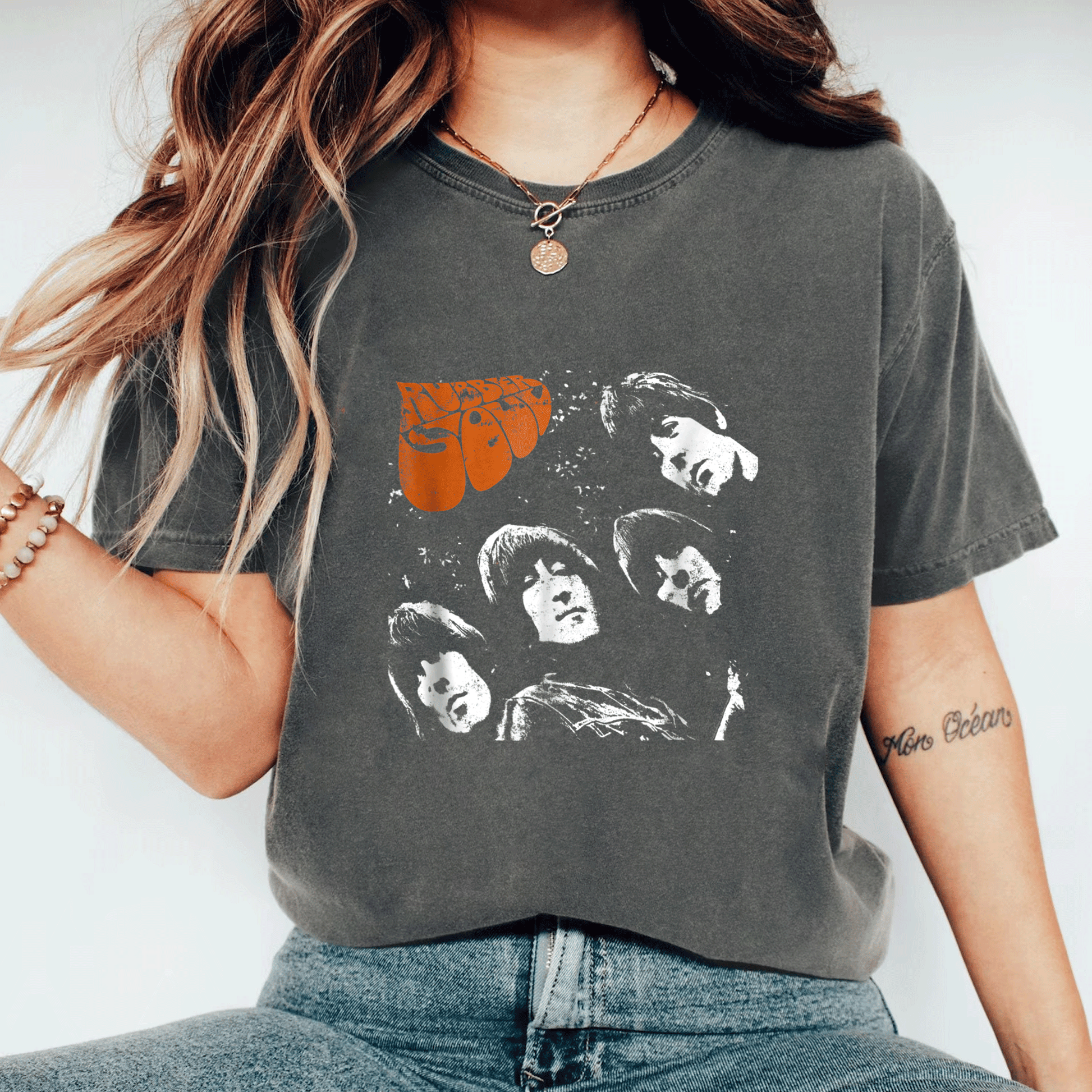 Stylish The Beatles Rubber Soul T-shirt for Fans - Classic Album Cover Design, Perfect for Music Lovers and Retro Style Enthusiasts - 11